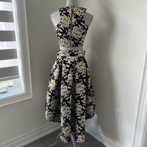 NWOT 2 piece set! Black gold crop top & high low matching skirt SIZE S ADORABLE! - Picture 3 of 10
